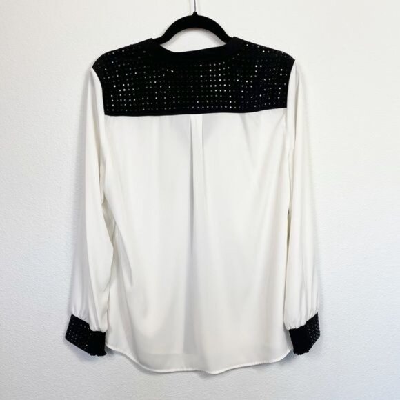 Alfani Cream Silky Blouse Black Studded Shoulders & Cuffs Size 12 - Picture 3 of 7